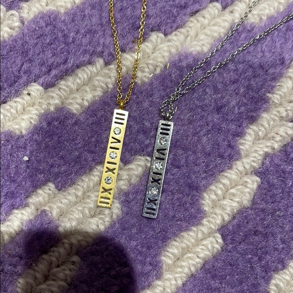 Roman numerals necklace STAINLESS STEELE - Picture 5 of 5